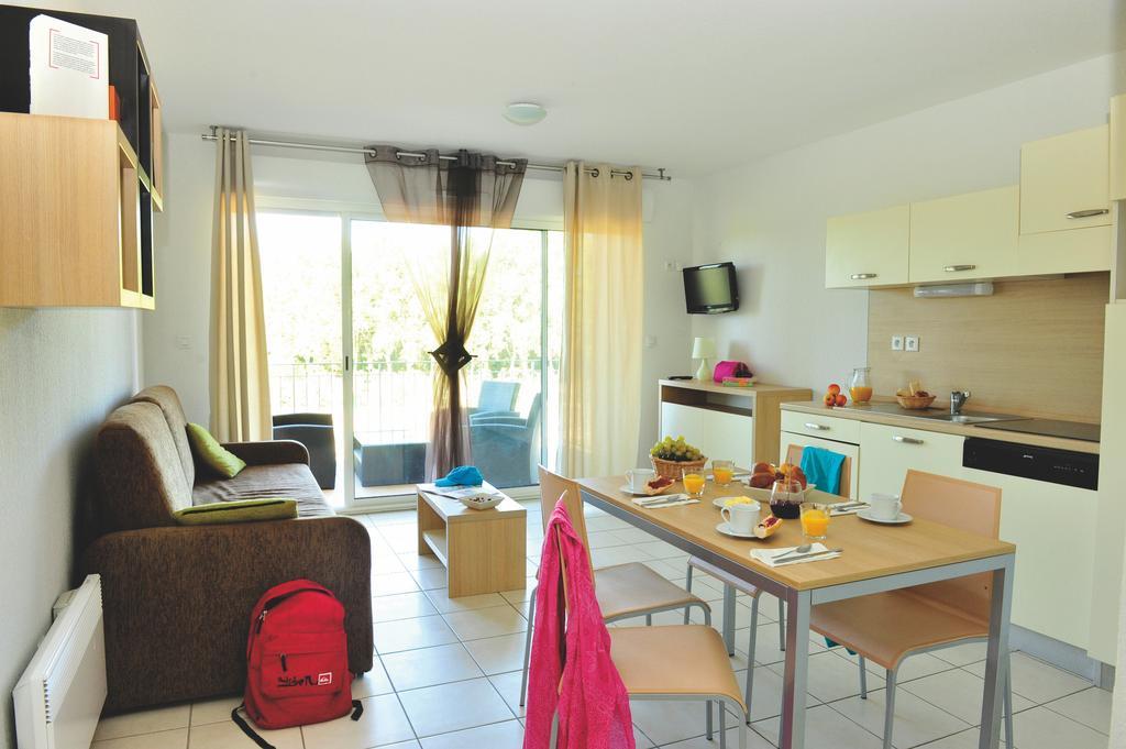 La Residence Du Chateau De Jouarres Azille Zimmer foto
